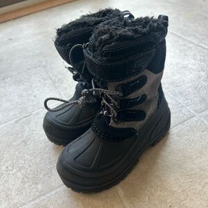 Khombu Black and Gray Kids Snow Boots